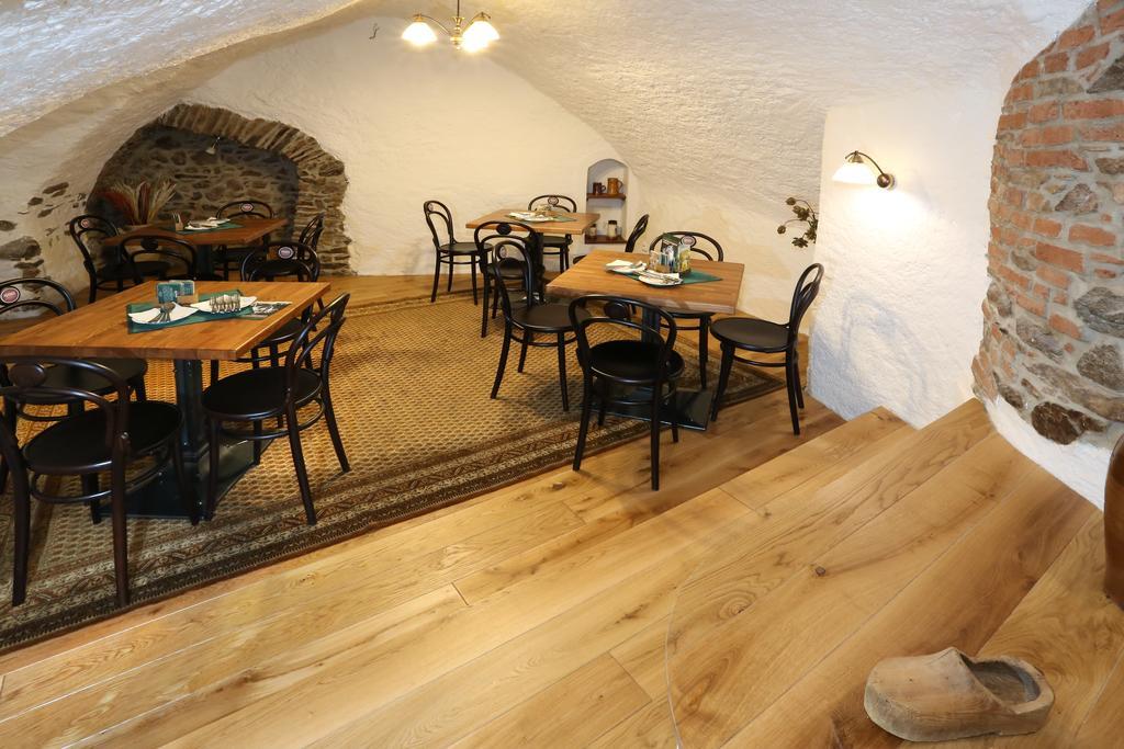 Hotel Koruna Прахатице Екстериор снимка