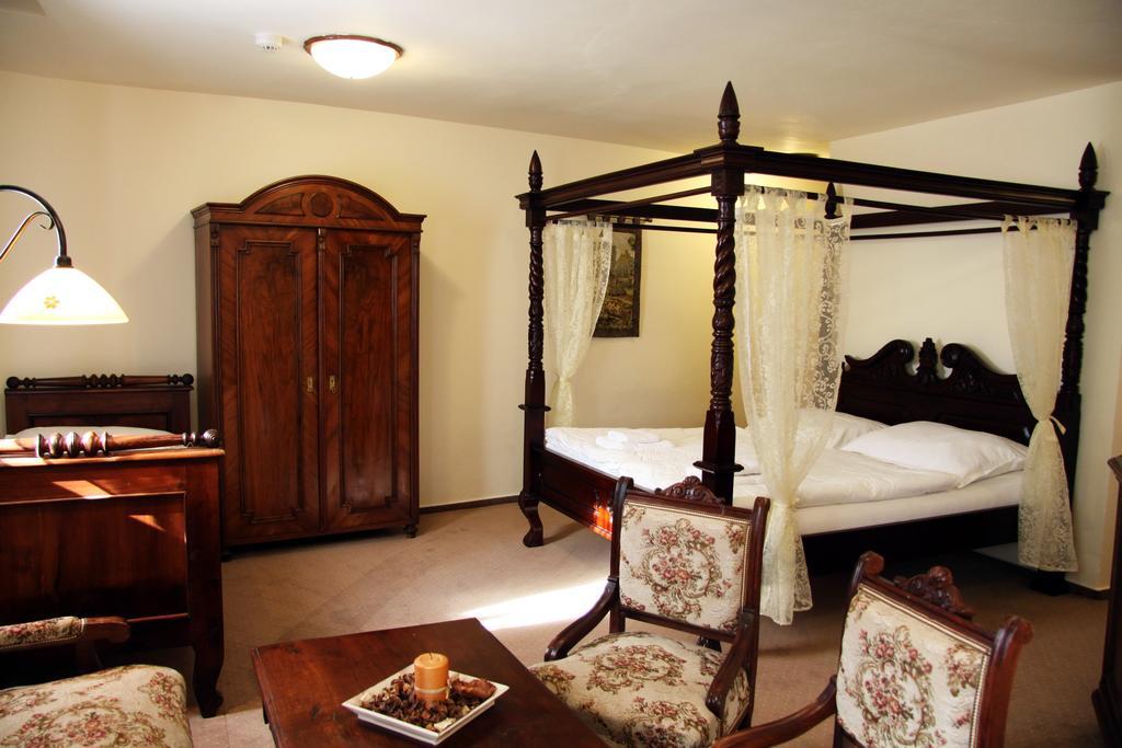 Hotel Koruna Прахатице Екстериор снимка