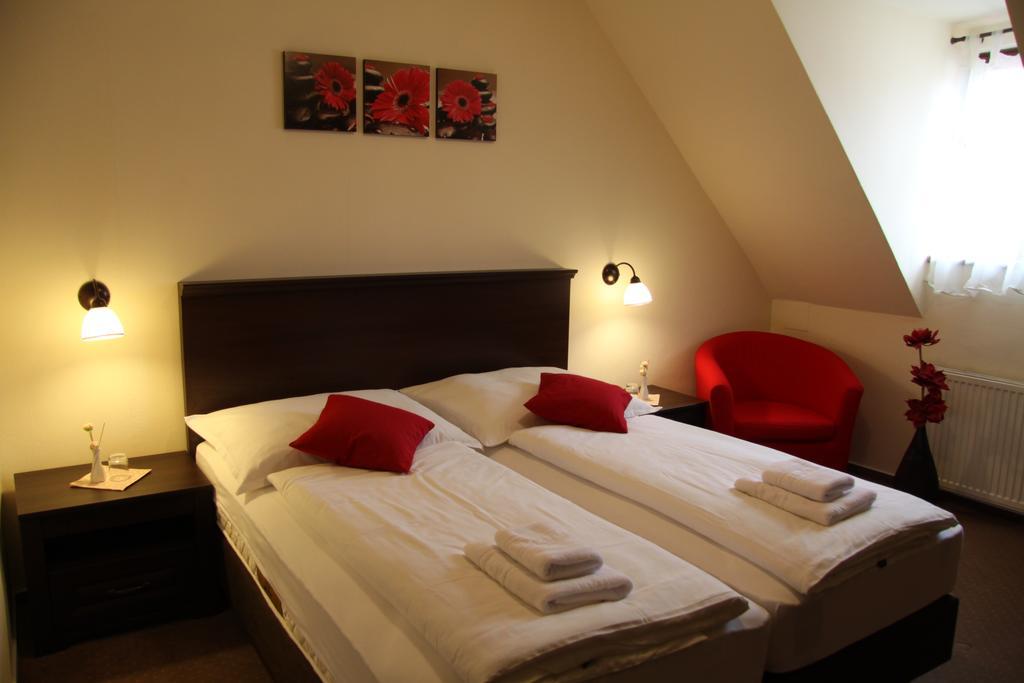 Hotel Koruna Прахатице Екстериор снимка