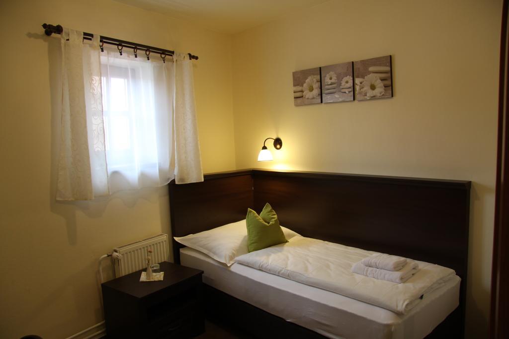 Hotel Koruna Прахатице Екстериор снимка
